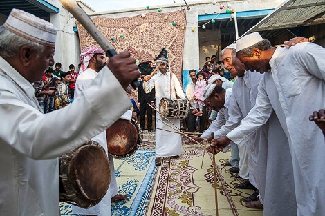 جزیره نشینان قشم چگونه به خانه بخت می روند؟