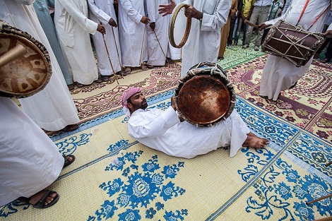 جزیره نشینان قشم چگونه به خانه بخت می روند؟