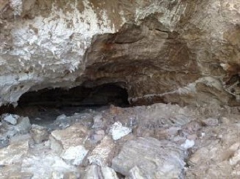 غار های نمکی نمکدان
