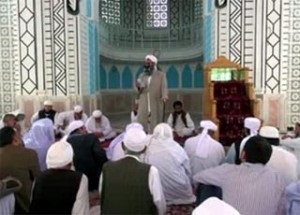 جامعه اهل سنت ایران نیز از انقلاب اسلامی ایران حمایت کرده و در به ثمر رسیدن انقلاب همکاری داشتند