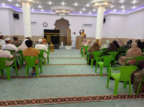 برگزاری کلاس زائرین کاروان حج تمتع شیخ علی  صالحی در مدرسه اسماعیلیه 