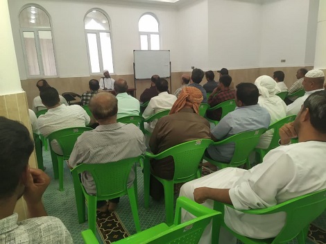 برگزاری کلاس زائرین کاروان حج تمتع شیخ علی  صالحی در مدرسه اسماعیلیه 