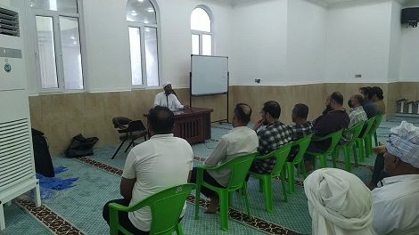 برگزاری کلاس زائرین کاروان حج تمتع شیخ علی  صالحی در مدرسه اسماعیلیه 